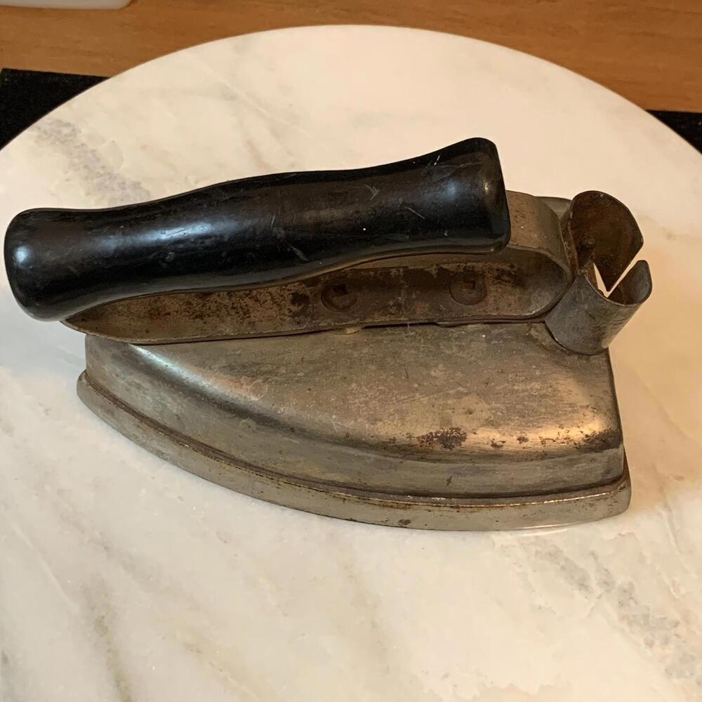 Antique Electric Flat Iron Black Handle Primitive Farmhouse No Cord 5.7 lb